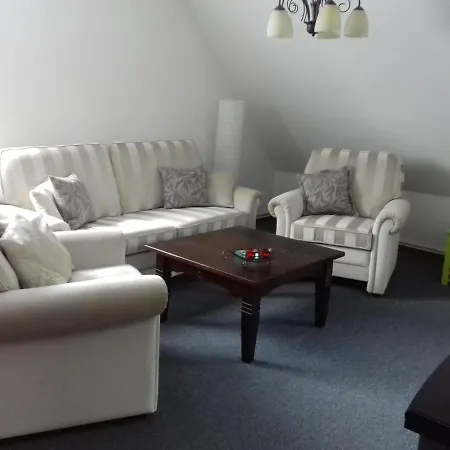 Apartment Ferienwohnung, Monteurwohnung Bis 6 Personen *